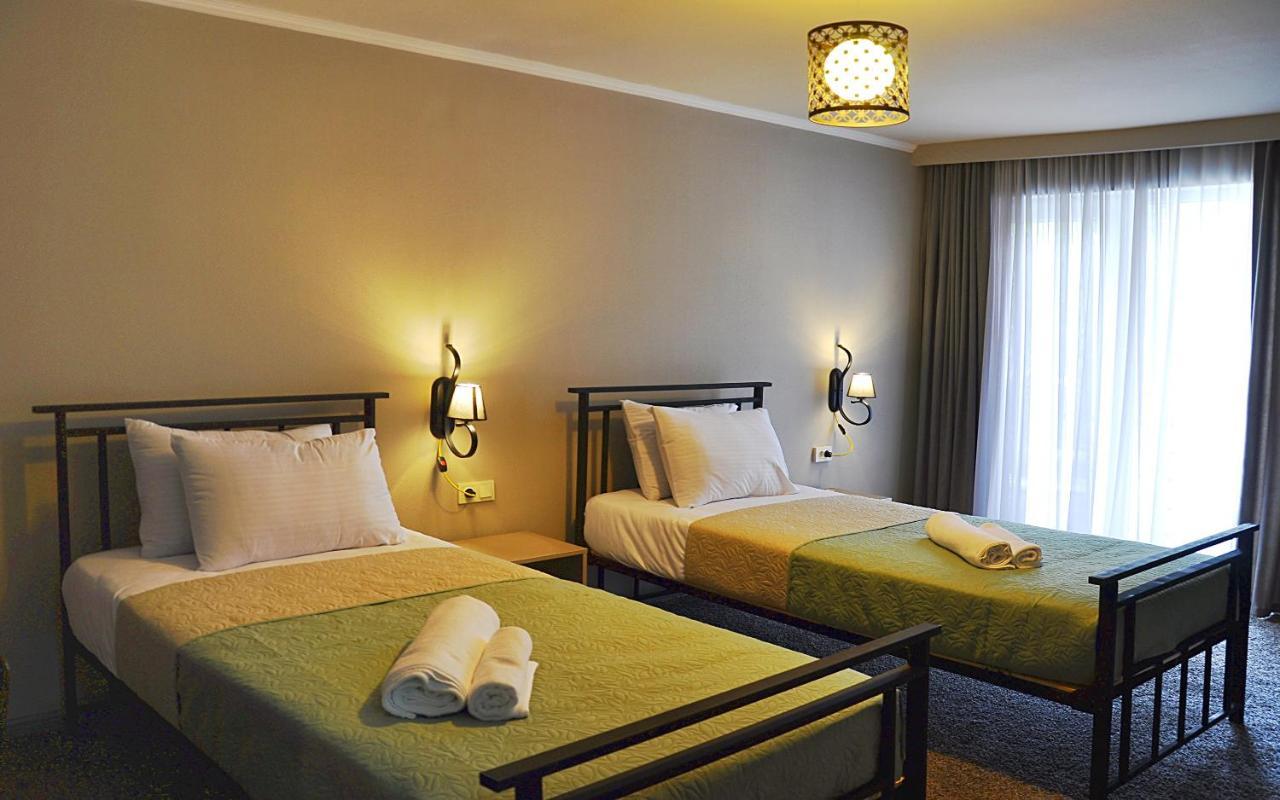 Art Hotel Claude Monet Τυφλίδα Εξωτερικό φωτογραφία