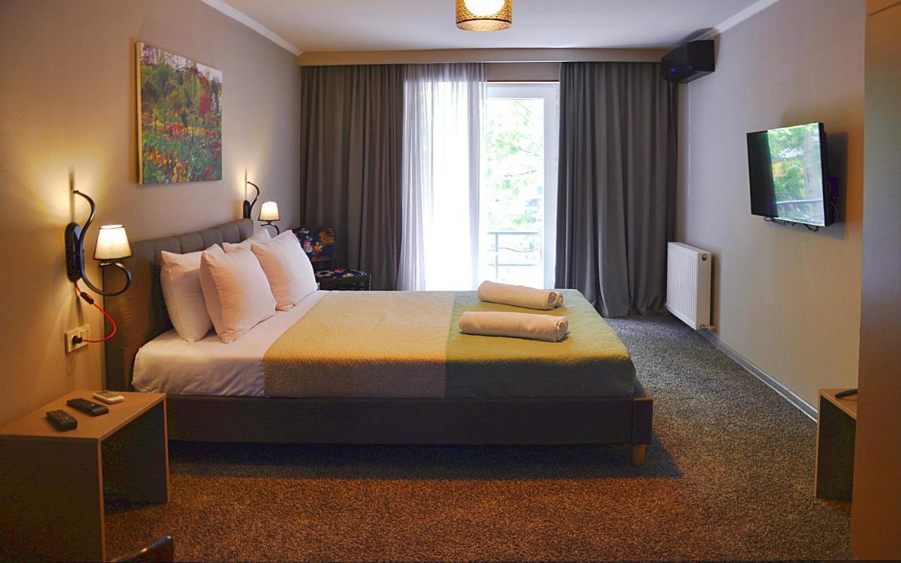Art Hotel Claude Monet Τυφλίδα Εξωτερικό φωτογραφία