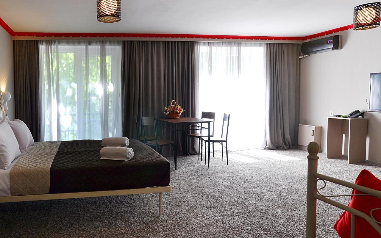 Art Hotel Claude Monet Τυφλίδα Εξωτερικό φωτογραφία
