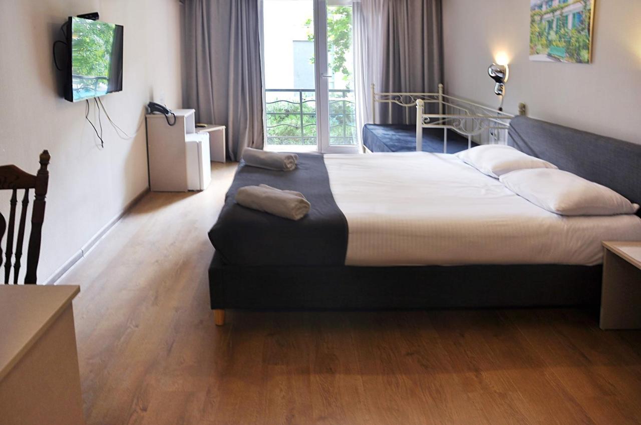 Art Hotel Claude Monet Τυφλίδα Εξωτερικό φωτογραφία