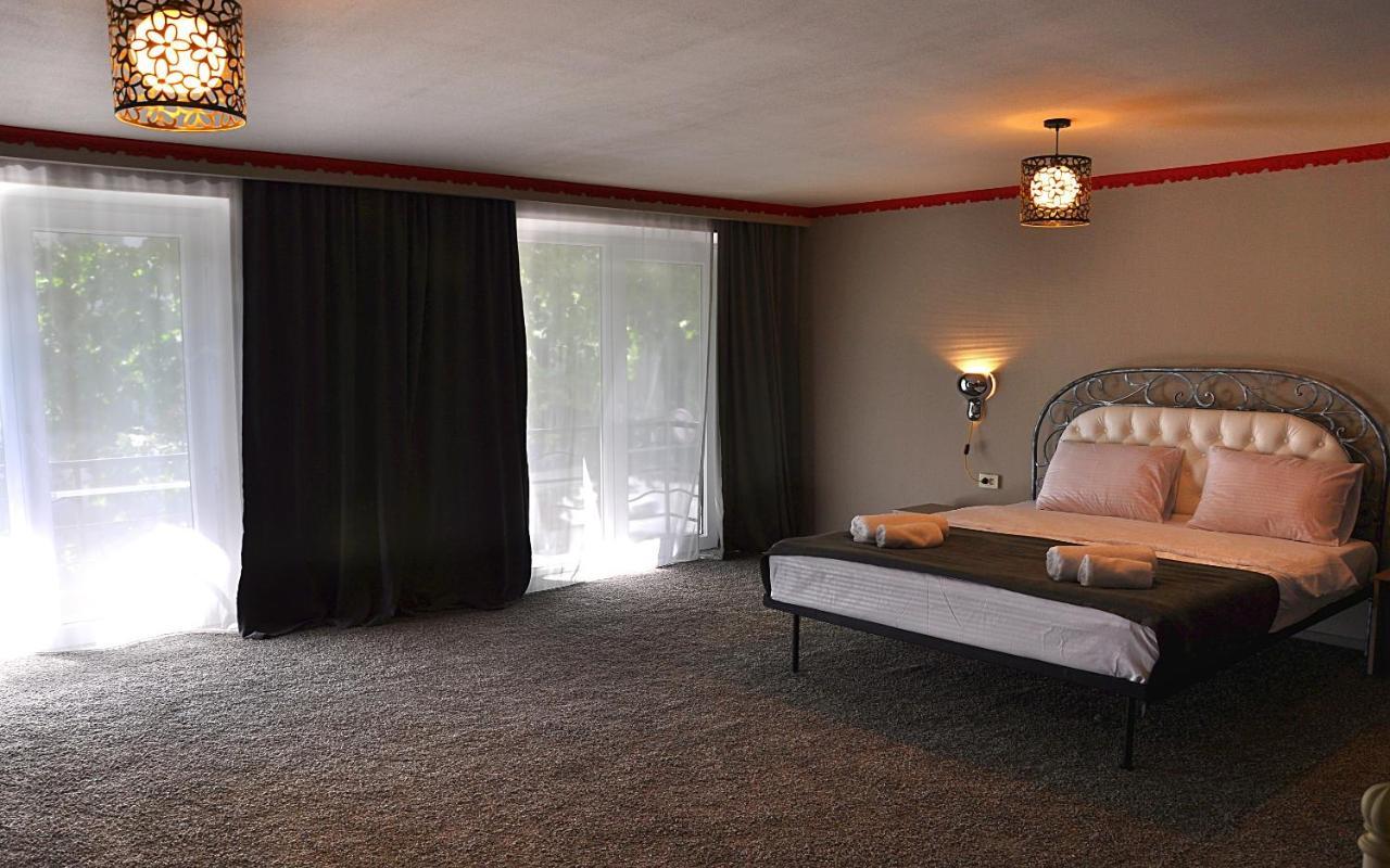 Art Hotel Claude Monet Τυφλίδα Εξωτερικό φωτογραφία