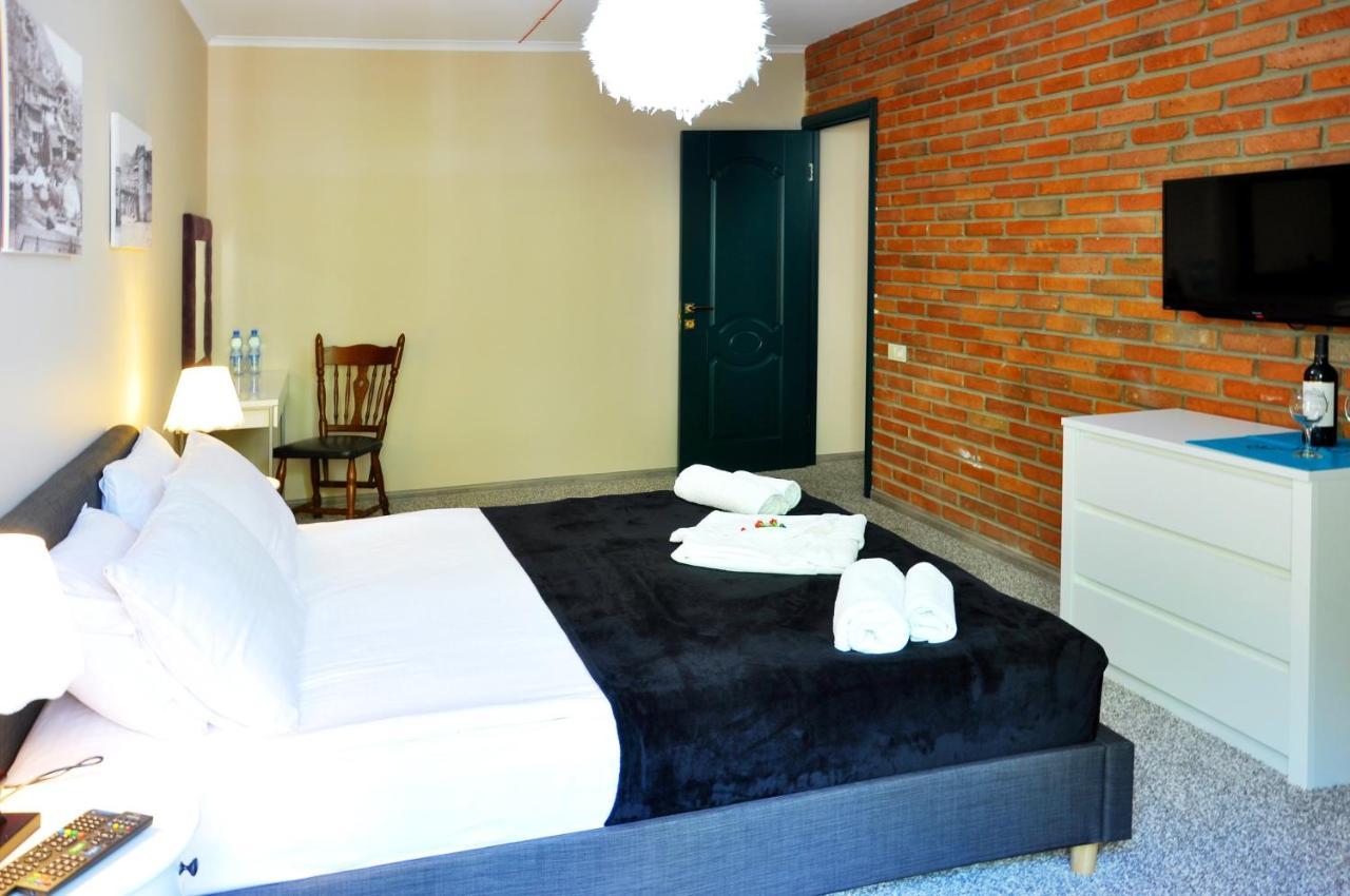Art Hotel Claude Monet Τυφλίδα Εξωτερικό φωτογραφία